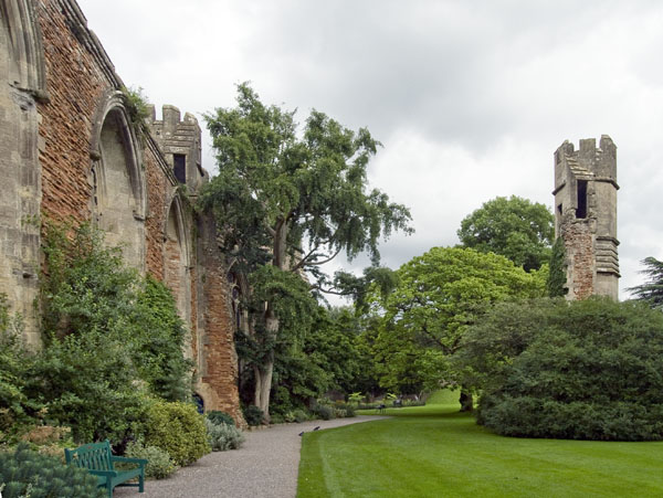 Great Hall,Bishops Palace,Bishop's Palace,Gardens,Wells