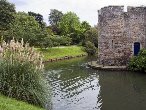 Moat,Bishops Palace,Bishops Palace,Bishop's Palace,Gardens,Wells