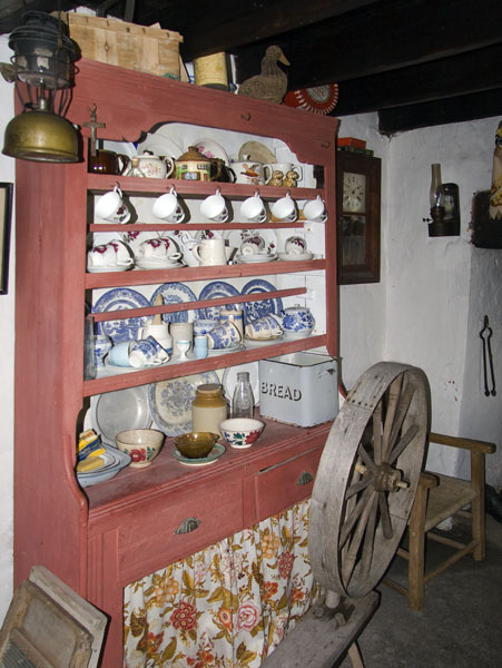 Dresser,Molly Gallivans,Molly Gallivan's Visitor Centre