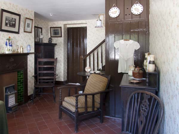 Interior,Llwyn-yr-eos,Farmstead,St Fagans,National History,Museum,Sain Ffagan,Amgueddfa Werin Cymru,Nightingale Bush