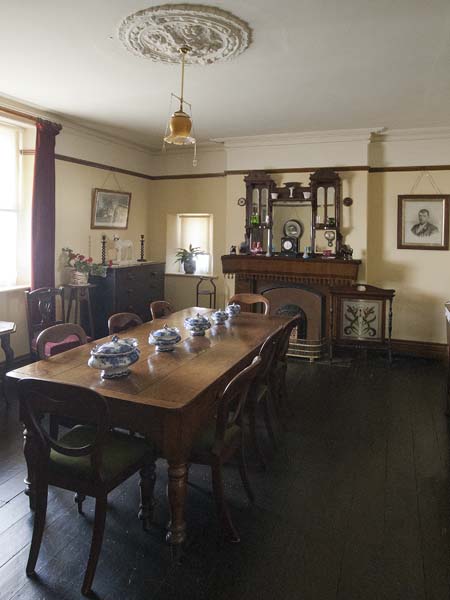 Dining Room,Llwyn-yr-eos,Farmstead,St Fagans,National History,Museum,Sain Ffagan,Amgueddfa Werin Cymru,Nightingale Bush