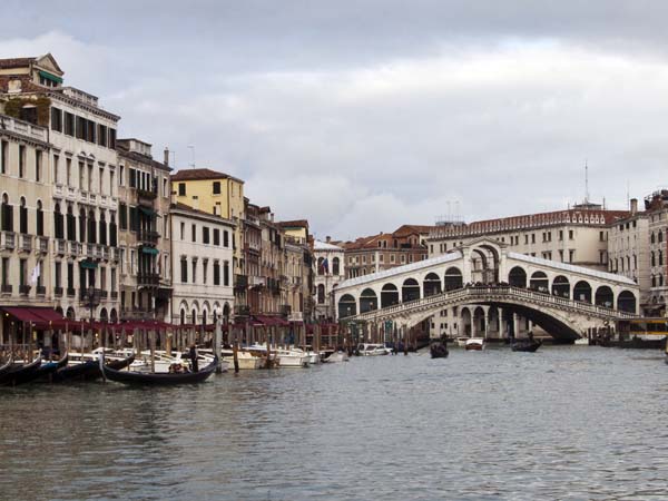 Rialto Bridge,Ponte di Rialto,Grand Canal,Venice,Venezia,Buildings