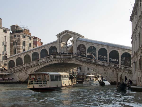 Rialto Bridge,Ponte di Rialto,Grand Canal,Venice,Venezia,Boats