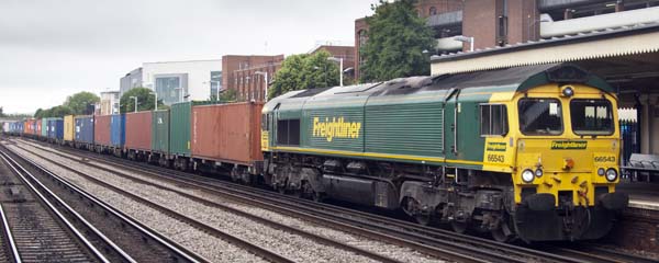 66543,Container Train,Eastleigh,Railway,Station,Diesel,Locomotive