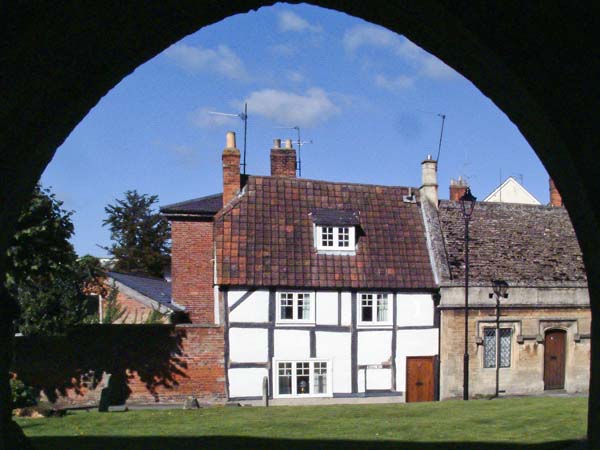 Devizes,St John's,St Johns Church,Churchyard