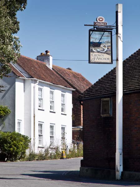 Dell Quay,Houses