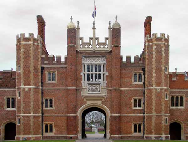 Hampton Court Palace,Gatehouse