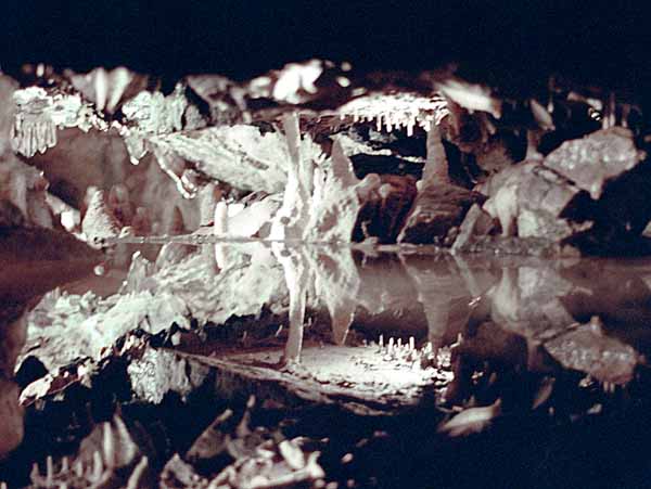 ,Mirror Pool,Gough's Cave,Cheddar Caves,Stalactites,Stalagmites