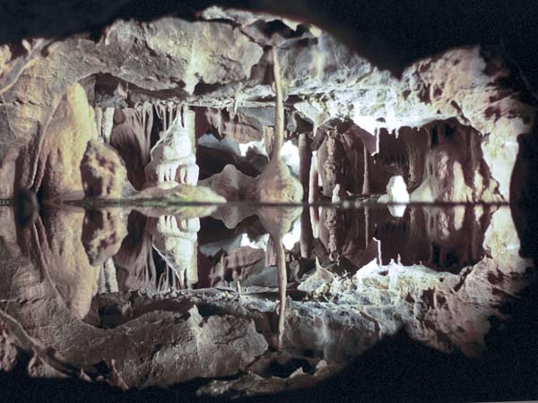 ,Mirror Pool,Gough's Cave,Cheddar Caves,Stalactite,Stalagmite