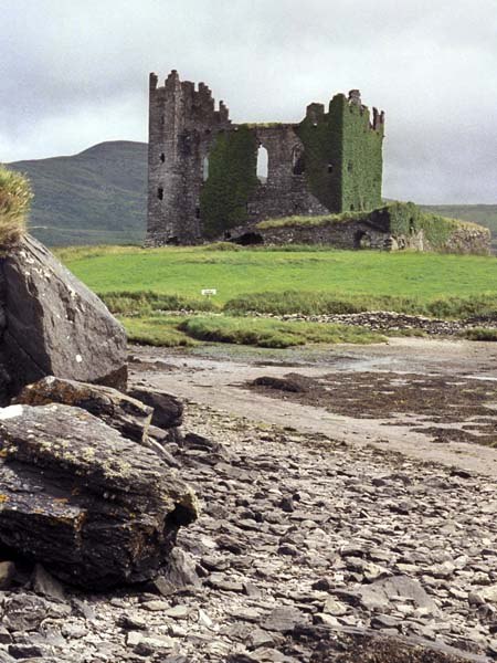 Cahersiveen,Cahirciveen,Cathair Saidhbhin,Cathair Saidhbhín,Ballycarbery Castle