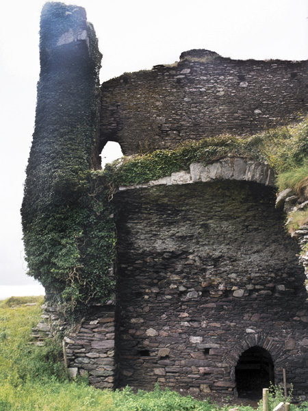 Cahersiveen,Cahirciveen,Cathair Saidhbhin,Cathair Saidhbhín,Ballycarbery Castle