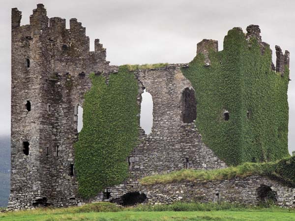 Cahersiveen,Cahirciveen,Cathair Saidhbhin,Cathair Saidhbhín,Ballycarbery Castle