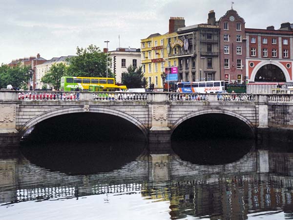Dublin,O'Connell Street Bridge