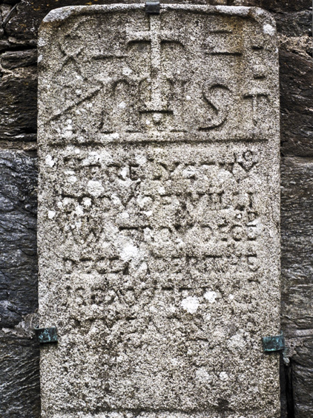 Glendalough,Gravestone